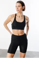 Soutien-gorge de sport légèrement rembourré avec détail au dos (CROSS-TOP)