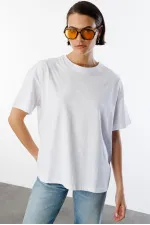 Kadın %100 Organik Pamuklu Kalın Dokulu Oversize Fit Yuvarlak Yakalı T-shirt KADIN-OVERSIZE-T-SHIRT