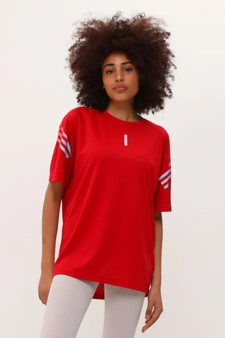 T-shirt de sport imprimé pour femme, idéal pour le fitness et l'entraînement.