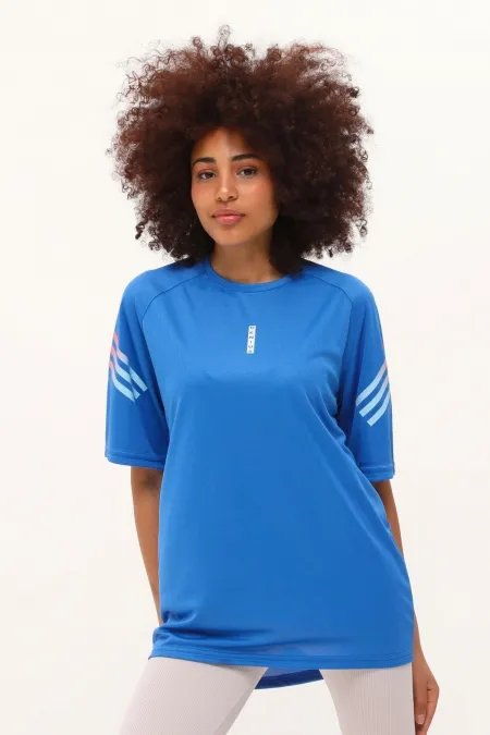 T-shirt de sport imprimé pour femme, idéal pour le fitness et l'entraînement.