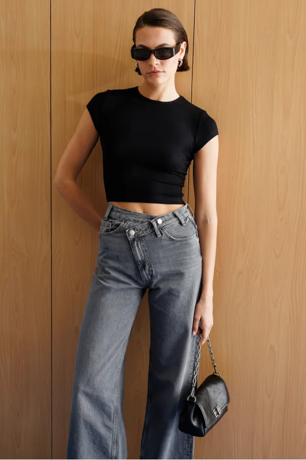 Women's Short-Sleeved Crop T-shirt CROP-T-SHIRT