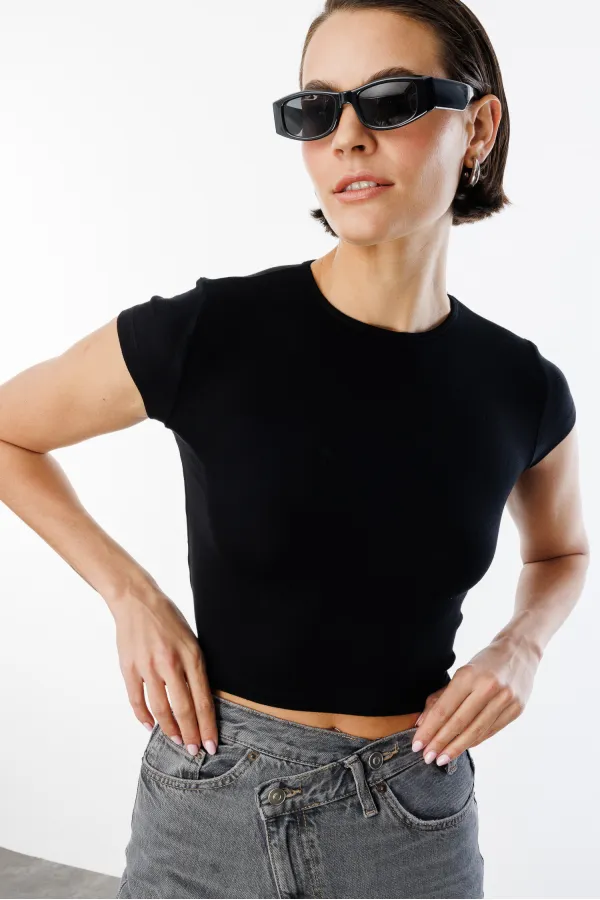 Women's Short-Sleeved Crop T-shirt CROP-T-SHIRT