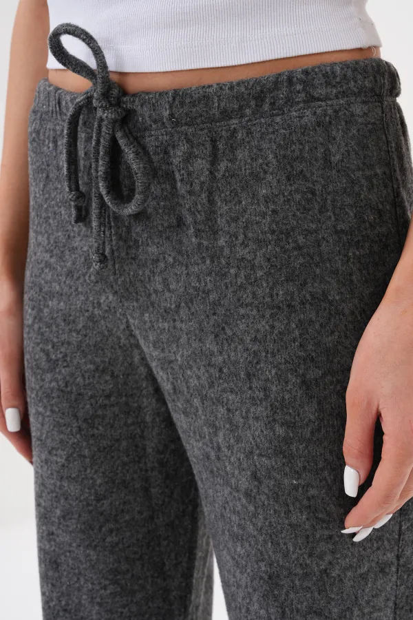 Women's Soft Knitted Trousers with Elastic Waist and Pockets