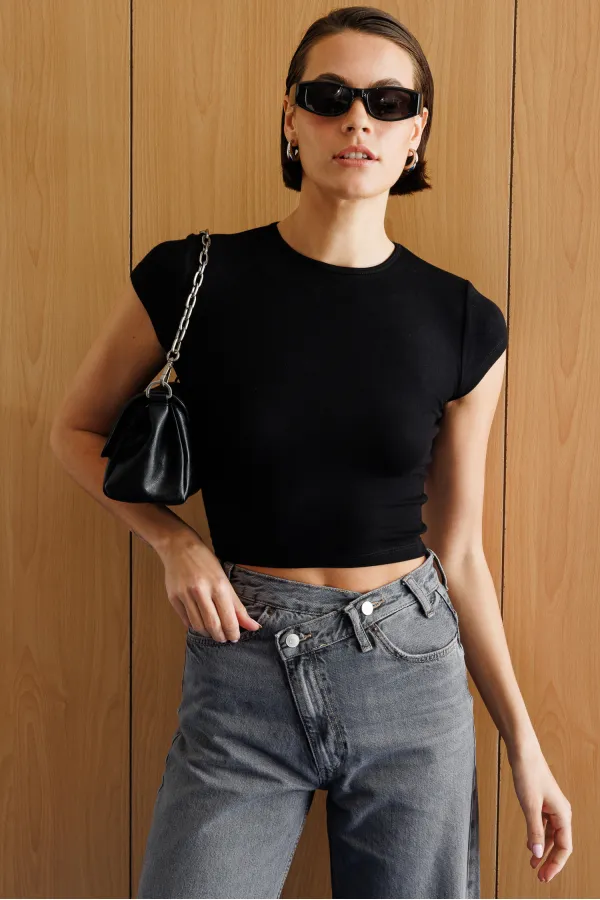 Women's Short-Sleeved Crop T-shirt CROP-T-SHIRT