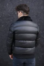 Veste en cuir brillant matelassée pour homme