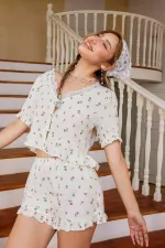 Çiçek Baskılı Dantel Detaylı Fırfırlı Pijama Takımı