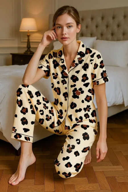 Leopar Baskılı Düğmeli Yazlık Pijama Takımı