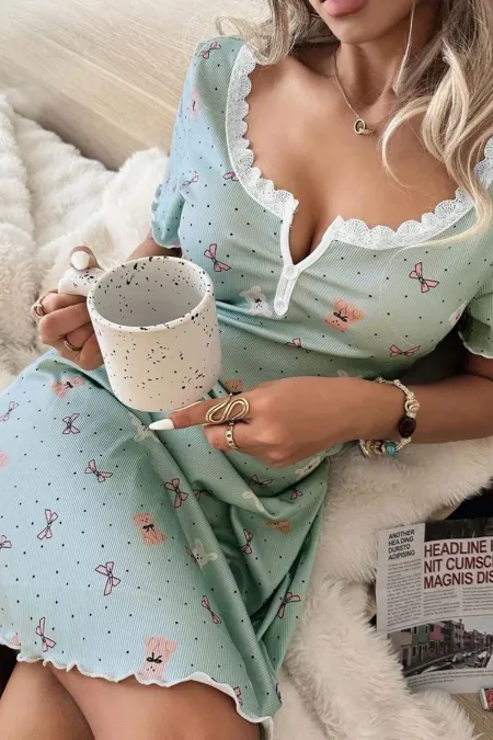 Yeşil Ayıcık ve Fiyonk Desenli Pijama Gecelik