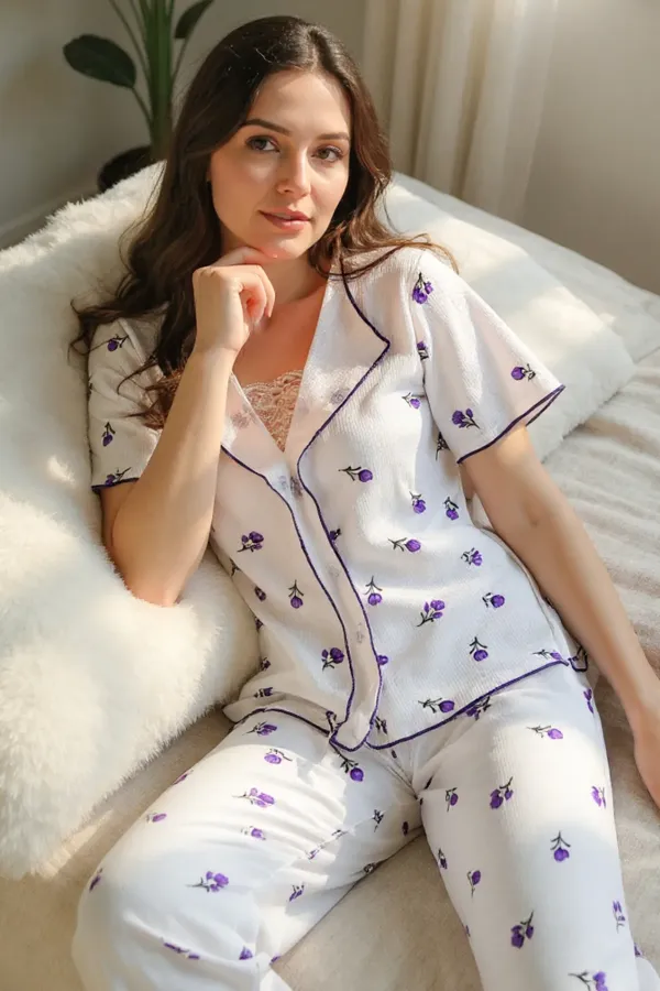 Romantik Pamuklu Lale Desenli Dantel Detaylı Yazlık Pijama Takımı