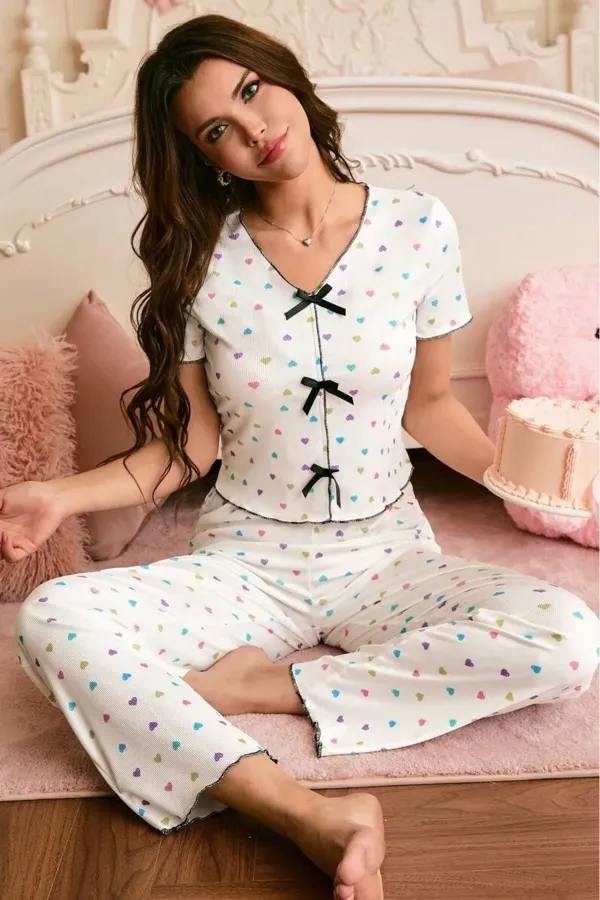 Romantik Kalp Baskılı Siyah Fiyonklu Kısa Kollu Pijama Takımı