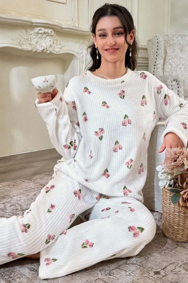 Çiçek Desenli Fitilli Pamuklu Uzun Pijama Takımı