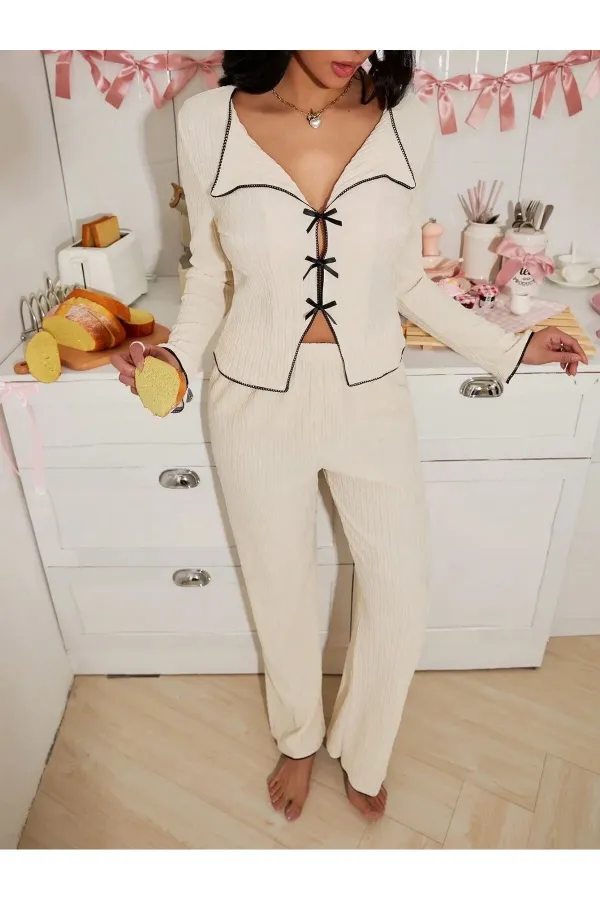 Ensemble de pyjama saisonnier pour femme avec nœud détaillé et fente