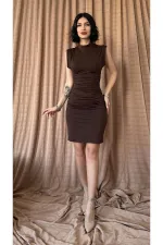 Robe sans manches froncée marron en gros