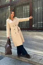 Trench-coat long beige à ceinture en gros