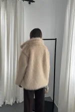 Manteau de fourrure beige en gros