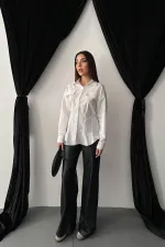 Toptan Beyaz Kapaklı Pileli Gömlek