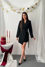 Robe veste noire à boucle latérale en gros
