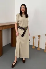 Robe beige plissée à col rond en gros