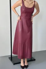 Robe à bretelles en cuir bordeaux en gros