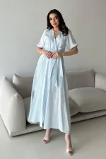 Robe en lin et mousseline bleu bébé à double boutonnage en gros