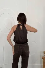 Toptan Kahverengi Toka Detaylı Bluz