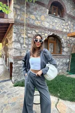 Veste à capuche rayée grise en gros