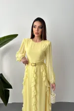 Robe en mousseline jaune ceinturée en gros