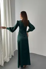 Toptan Zümrüt Yanı Büzgülü Yırtmaçlı Saten Elbise