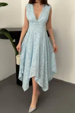 Robe bleue brodée en gros