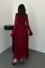 Robe en mousseline bordeaux à volants en gros
