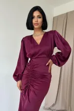 Robe en satin violet à col en V en gros