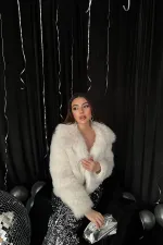 Toptan Ekru Kürklü Kısa Manto