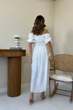 Robe en mousseline de lin blanche à col froncé en gros