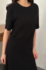 Robe noire plissée à col rond en gros