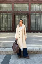 Trench-coat long beige à ceinture en gros