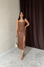 Robe en cuir marron dos nu en gros