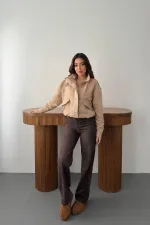 Toptan Bej Dik Yakalı Kısa Ceket