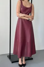 Robe à bretelles en cuir bordeaux en gros