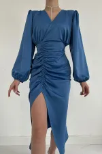Robe en satin bleu à col en V en gros