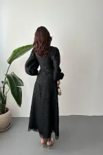 Toptan Siyah Kabartmalı Dantel Detaylı Kemerli Uzun Elbise