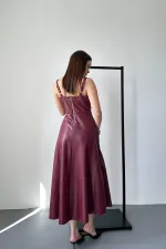 Robe à bretelles en cuir bordeaux en gros