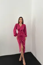 Robe en satin fuchsia à col en V en gros
