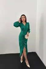 Robe en satin émeraude à col en V en gros