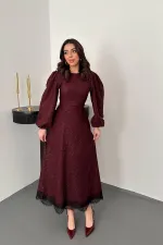 Robe longue ceinturée en dentelle gaufrée prune (vente en gros)