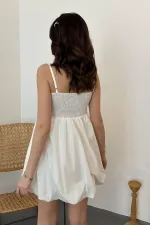 Toptan Beyaz Önü Fiyonklu Askılı Elbise