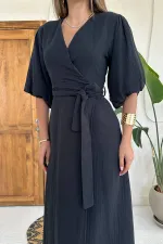 Robe en mousseline noire avec ceinture en gros