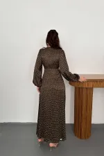 Robe kaki satinée à pois avec détails en dentelle, en vente en gros