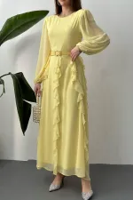 Robe en mousseline jaune ceinturée en gros