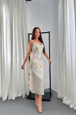 Robe beige à sequins en mousseline à volants et à volants en gros