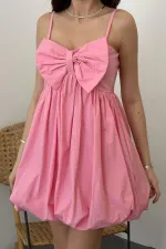 Toptan Pembe Önü Fiyonklu Askılı Elbise